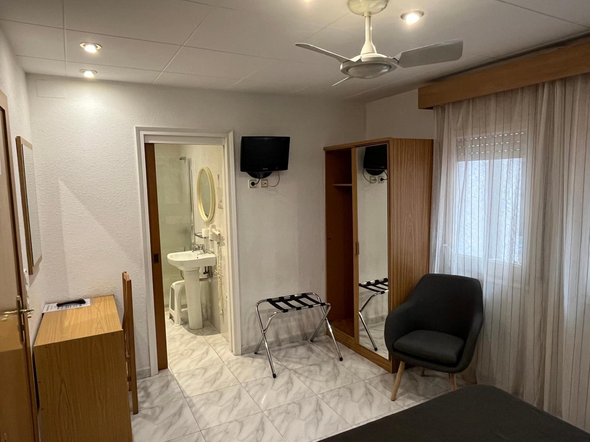 Hostal Tarres Anglés Zimmer foto