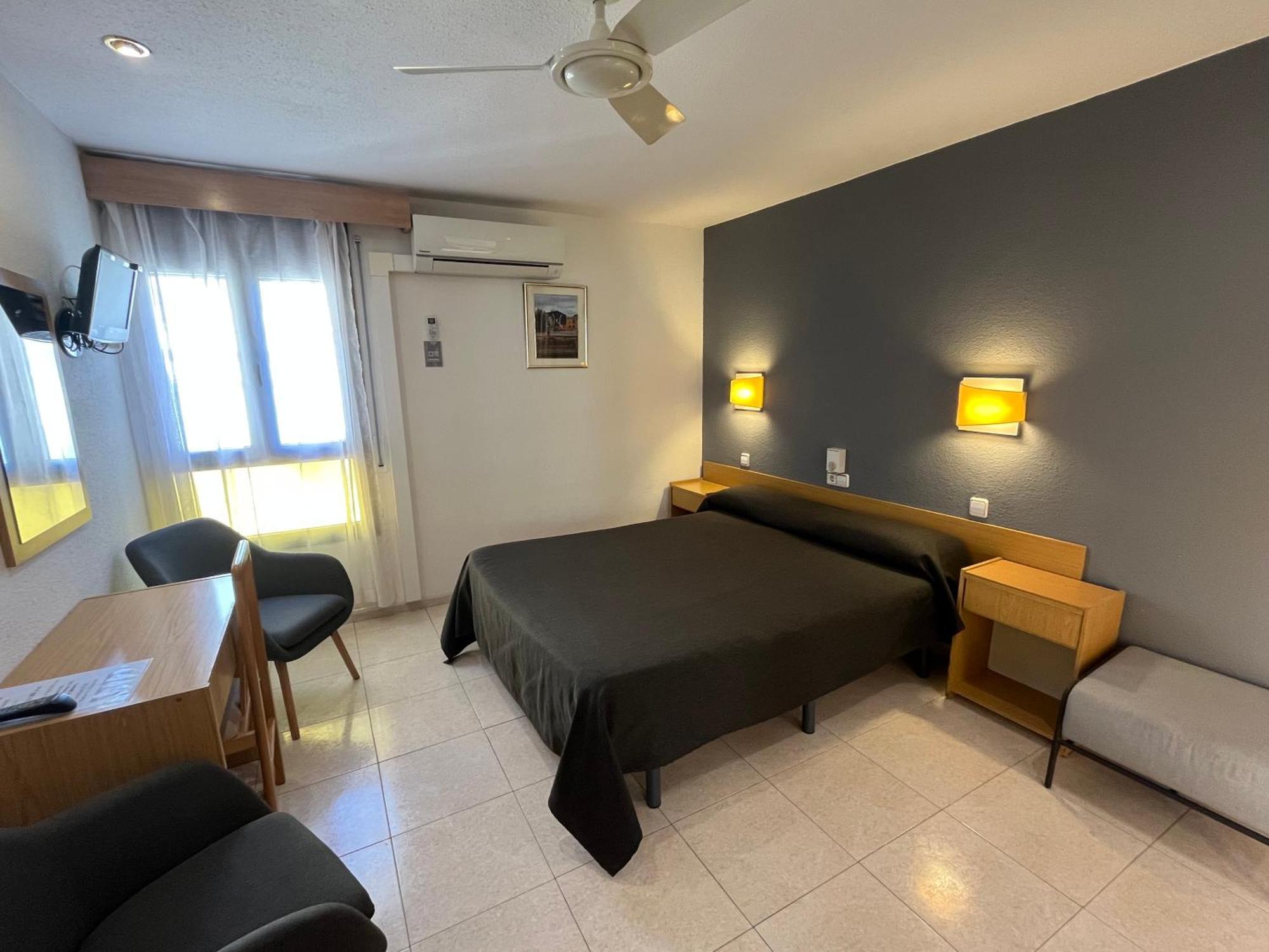 Hostal Tarres Anglés Zimmer foto