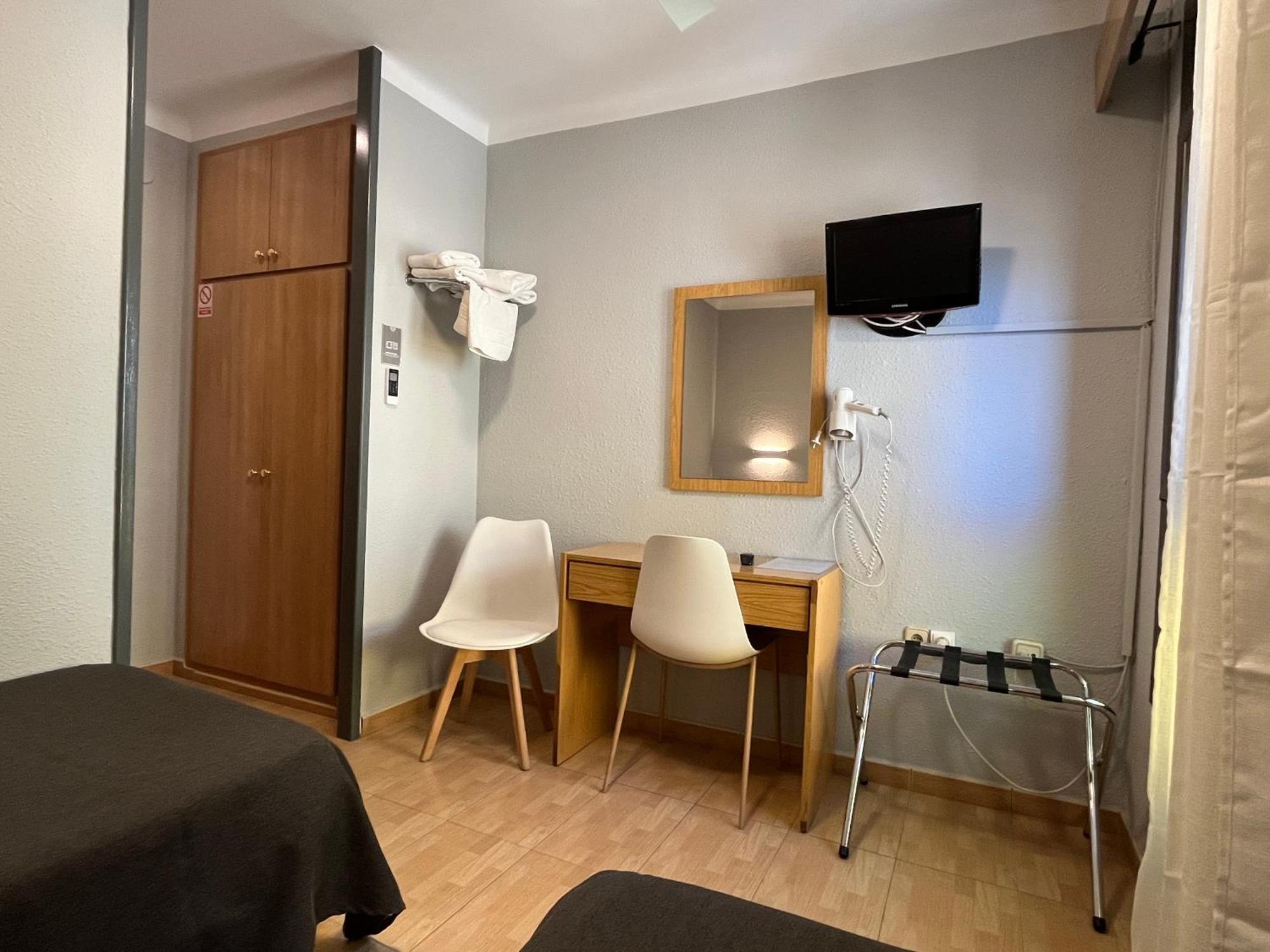 Hostal Tarres Anglés Zimmer foto