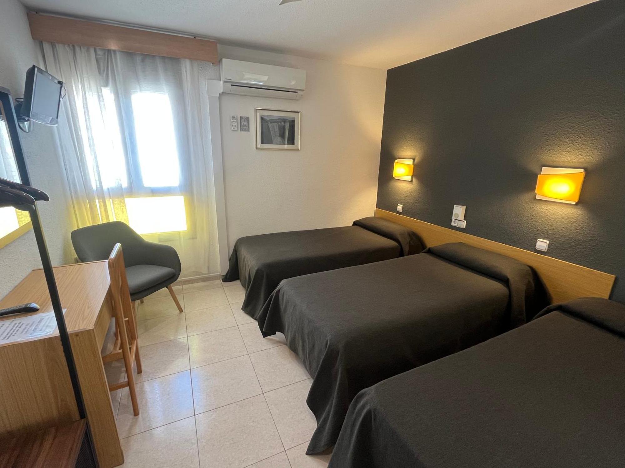 Hostal Tarres Anglés Zimmer foto